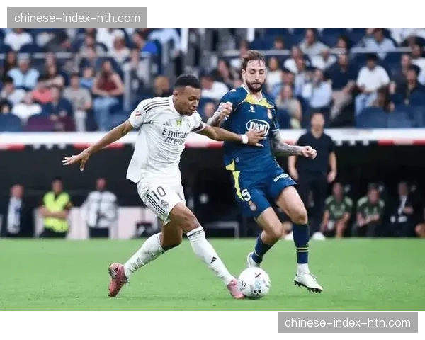 兰斯2-2战平斯特拉斯堡，客队两粒进球均来源于定位球二次进攻